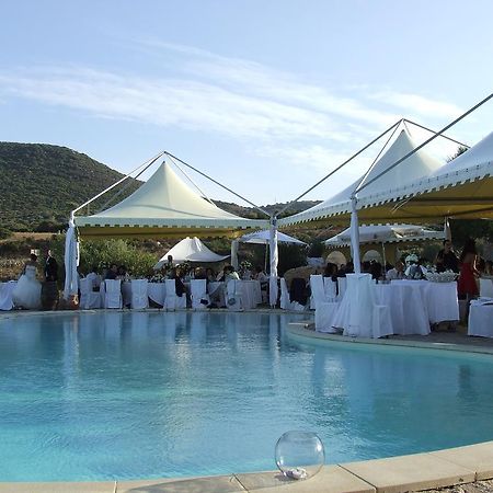 Hotel Ristorante La Tana Di Li Mazzoni Trinità dʼAgultu Zewnętrze zdjęcie