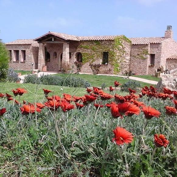 Hotel Ristorante La Tana Di Li Mazzoni Trinità dʼAgultu Zewnętrze zdjęcie