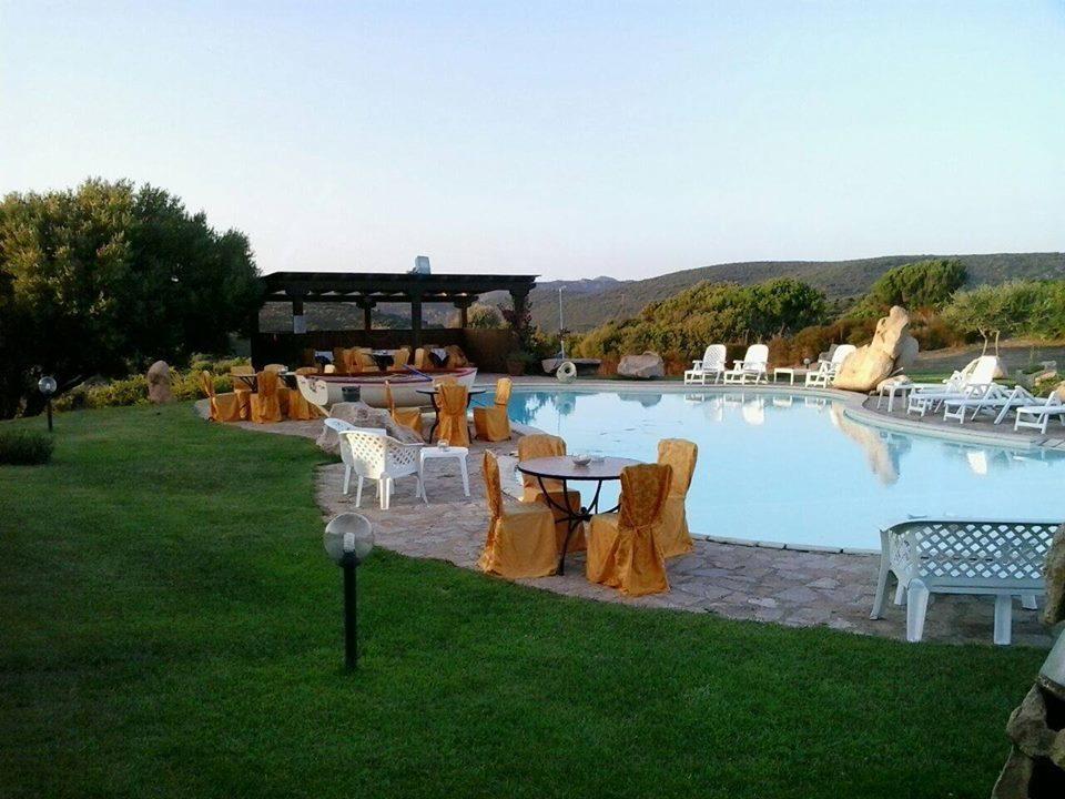 Hotel Ristorante La Tana Di Li Mazzoni Trinità dʼAgultu Zewnętrze zdjęcie