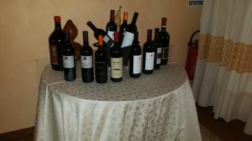 Hotel Ristorante La Tana Di Li Mazzoni Trinità dʼAgultu Zewnętrze zdjęcie