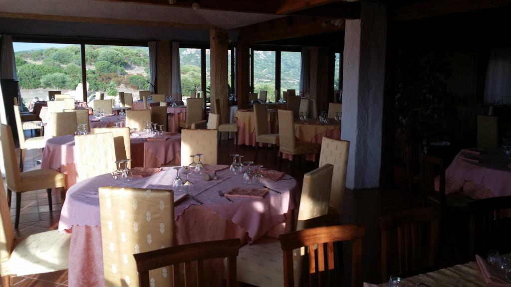 Hotel Ristorante La Tana Di Li Mazzoni Trinità dʼAgultu Zewnętrze zdjęcie