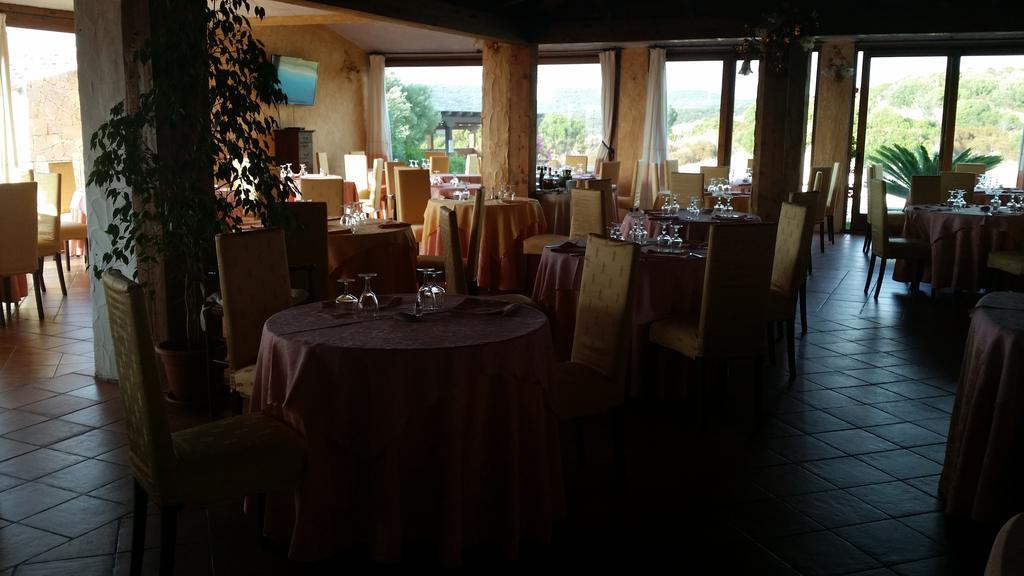 Hotel Ristorante La Tana Di Li Mazzoni Trinità dʼAgultu Zewnętrze zdjęcie